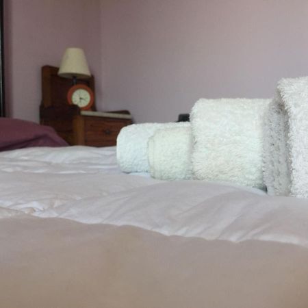 Alex Room Airport Elmas Exterior foto