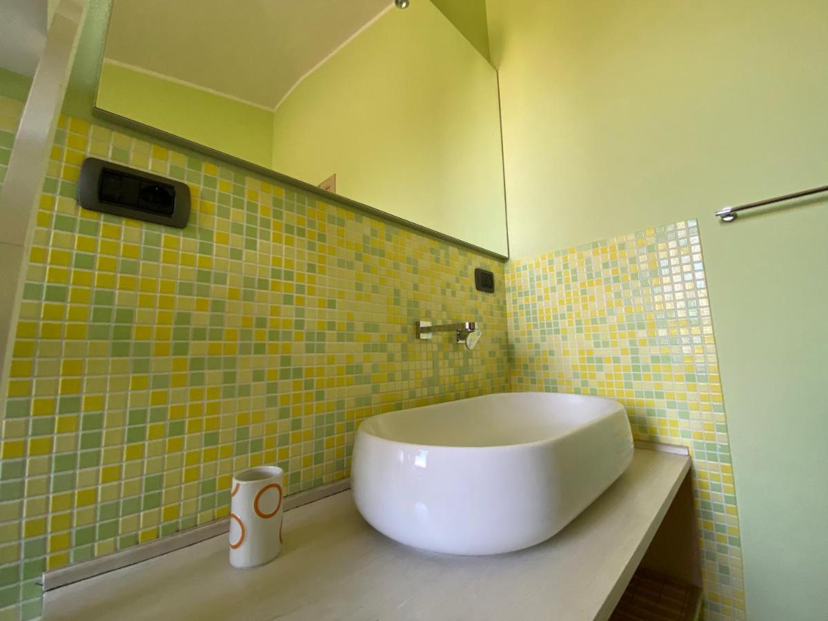 Alex Room Airport Elmas Exterior foto