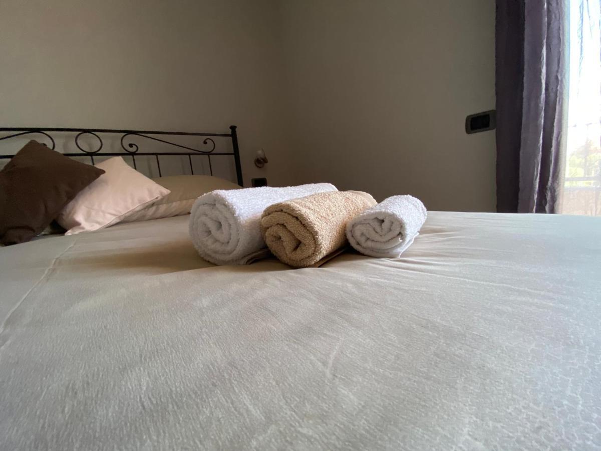 Alex Room Airport Elmas Exterior foto